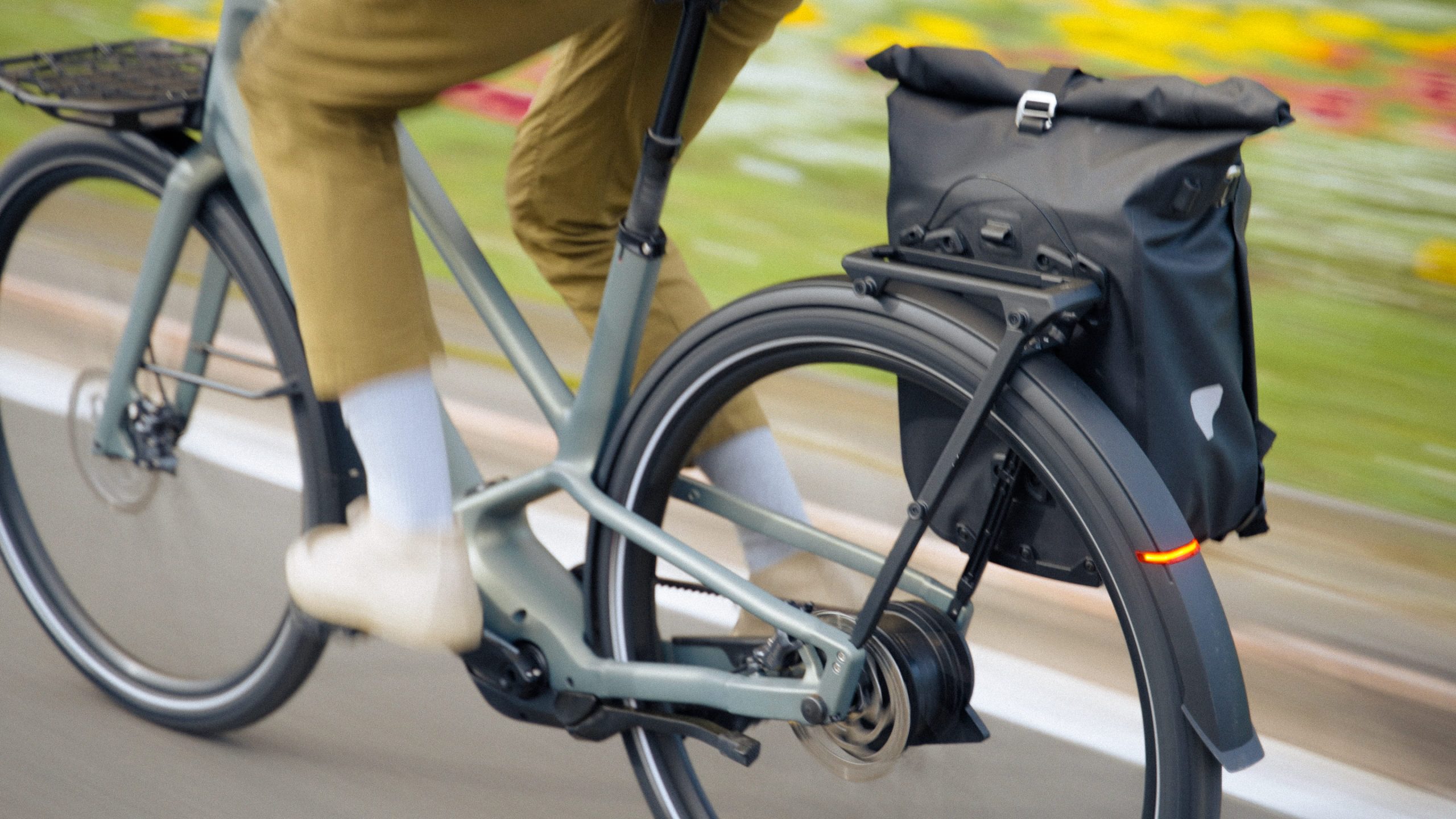 Vélo électrique urbain en action en ville